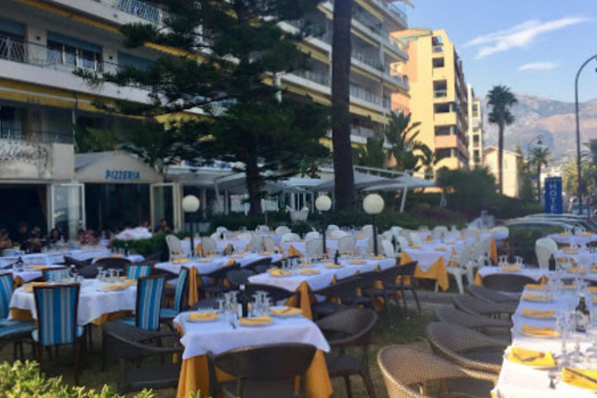 top-restaurants-roquebrune-view-03