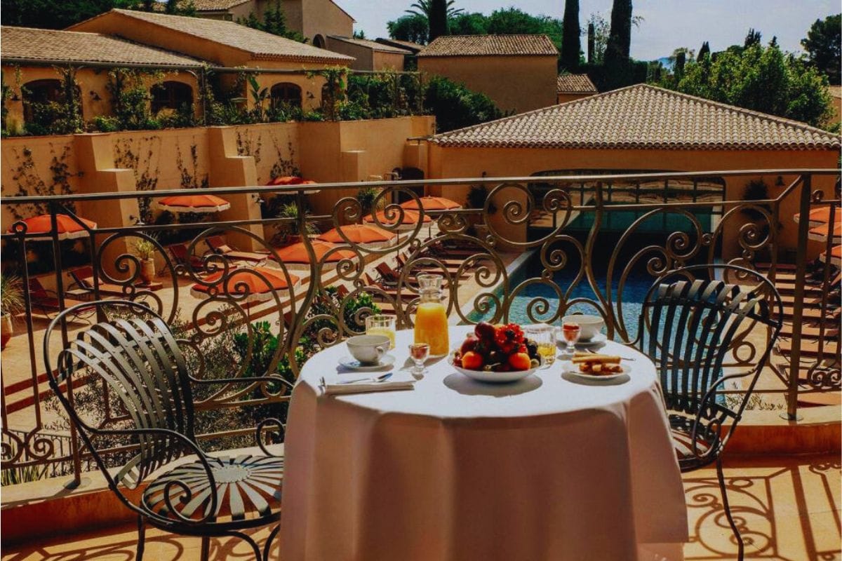 le-mas-candilles-terrace-cafe-mougins