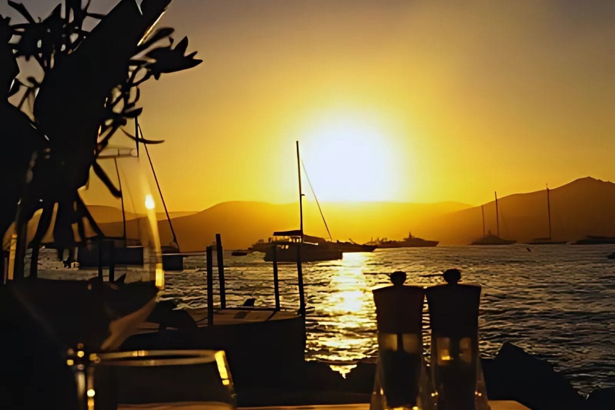 le-girelier-restaurant-saint-tropez-evening