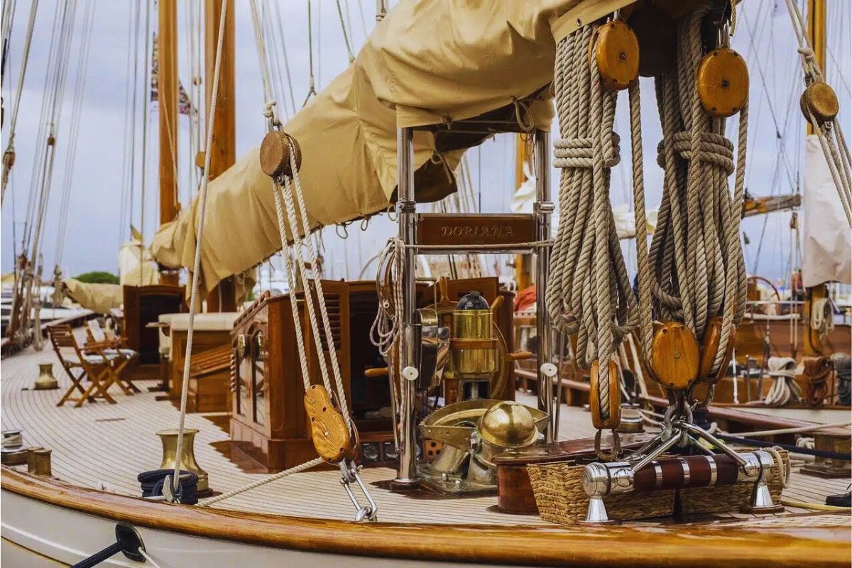 regatta-saint-tropez-close-up-boat-view